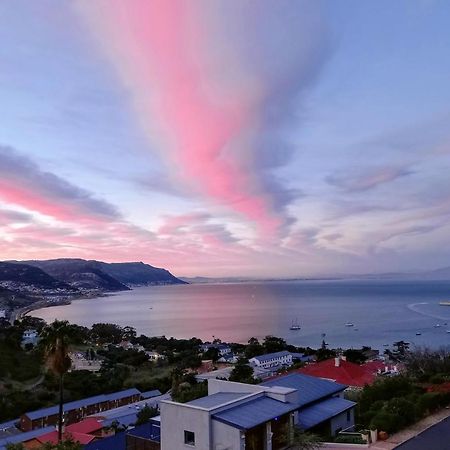 Simonʼs Town Stonebrook Apartments מראה חיצוני תמונה